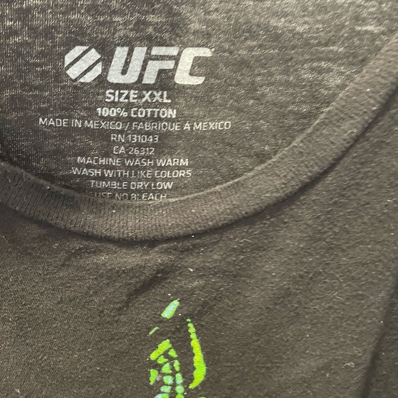Official UFC t-shirt! - Picture 4 of 4